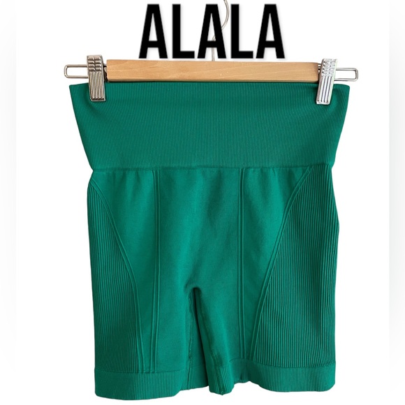 ALALA Barre Shorts in Emerald NWT - Picture 1 of 8
